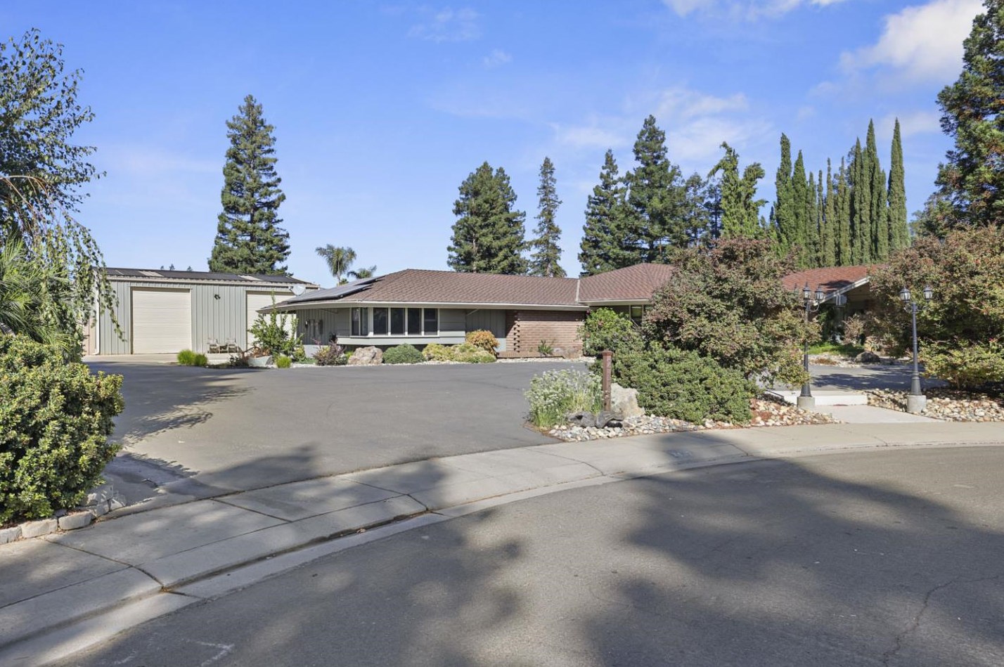 2107 Leo Ct, Riverbank, CA 95367