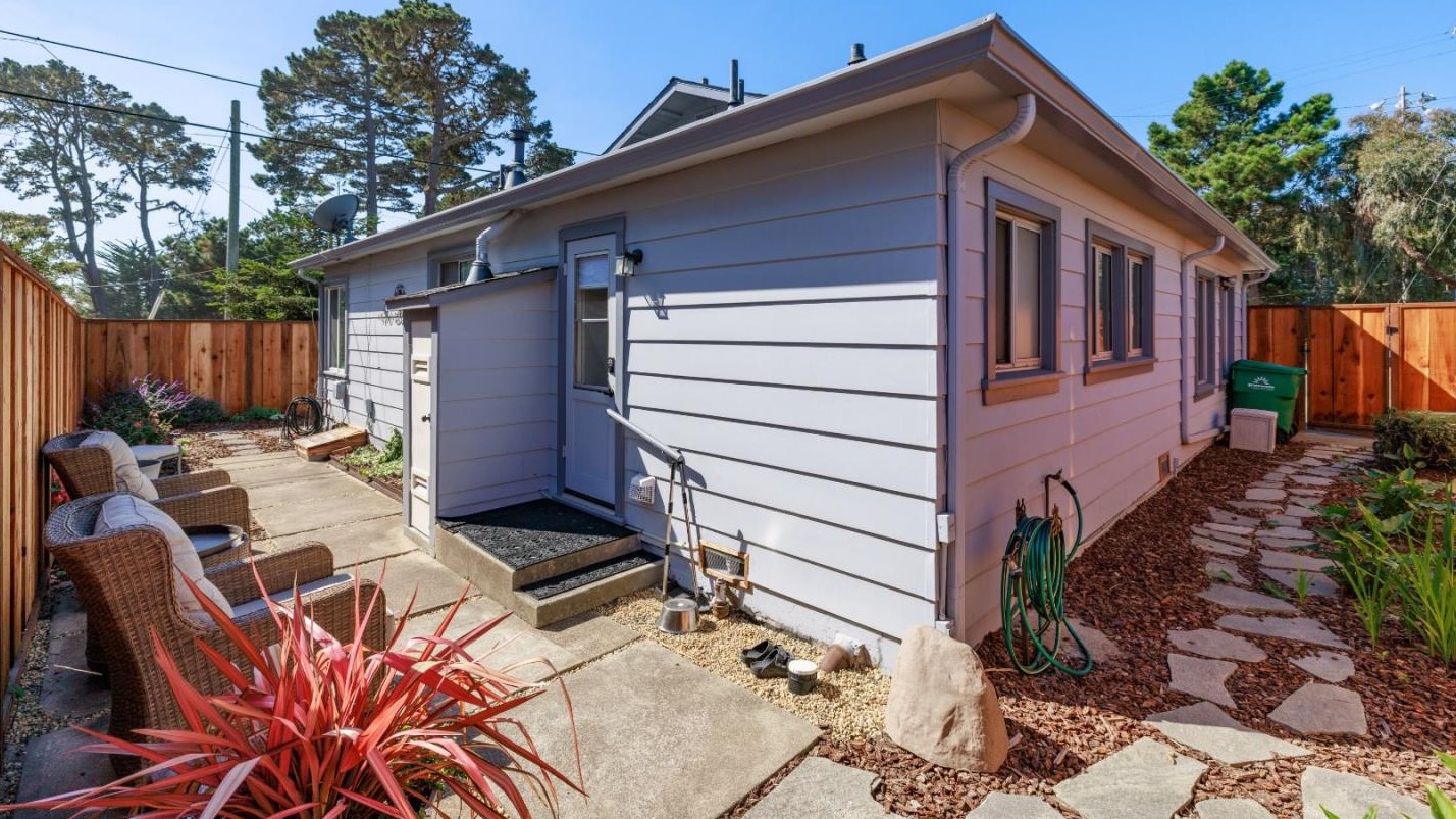 251 17 Mile Dr, Del Monte Park, CA 93950