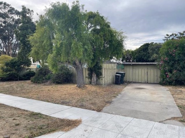 1063 Polk St, Salinas, CA 93906-3501