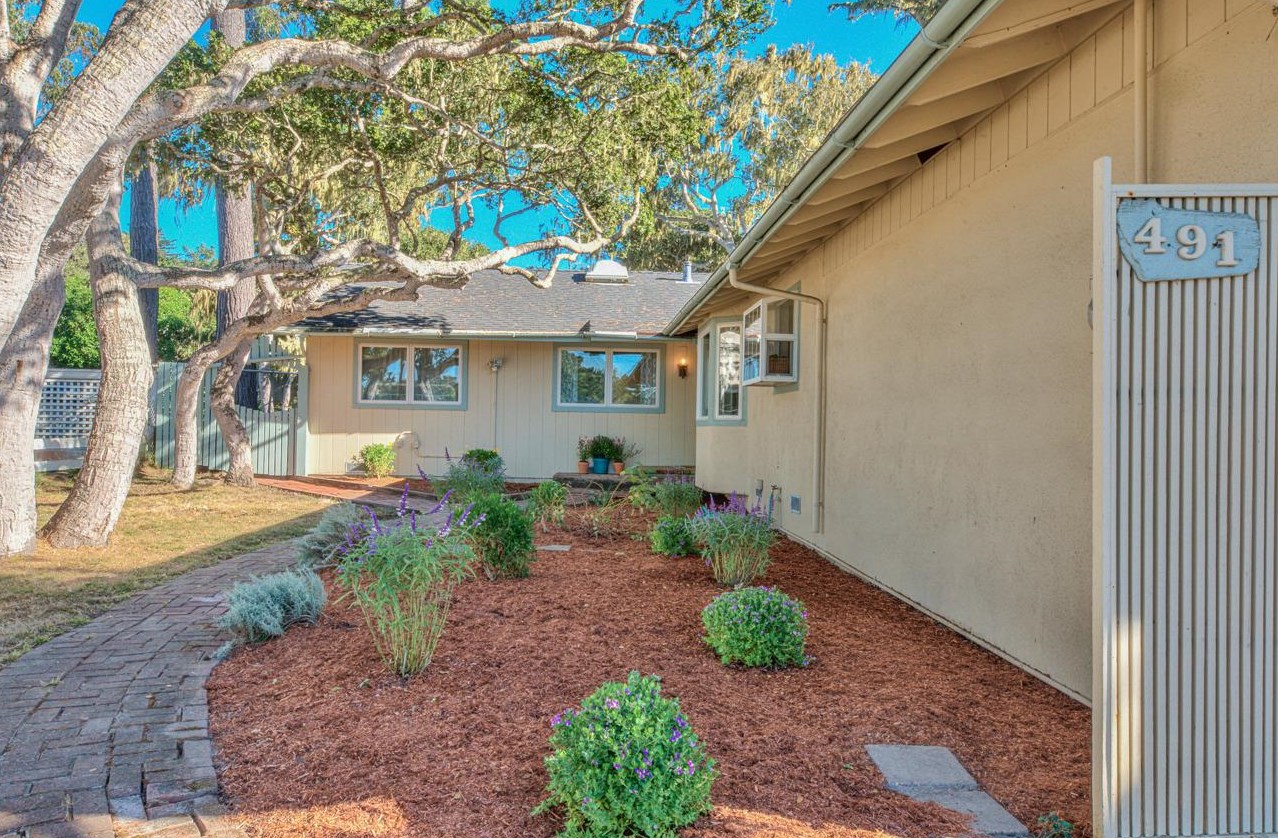 491 Grove Acre Ave, Del Monte Park, CA 93950
