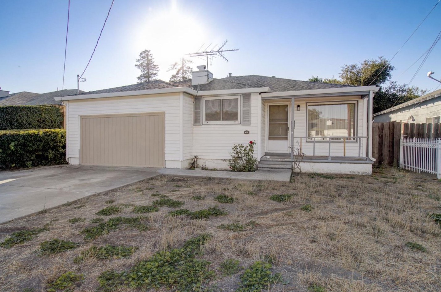 411 Wisteria Dr, Palo Alto, CA 94303