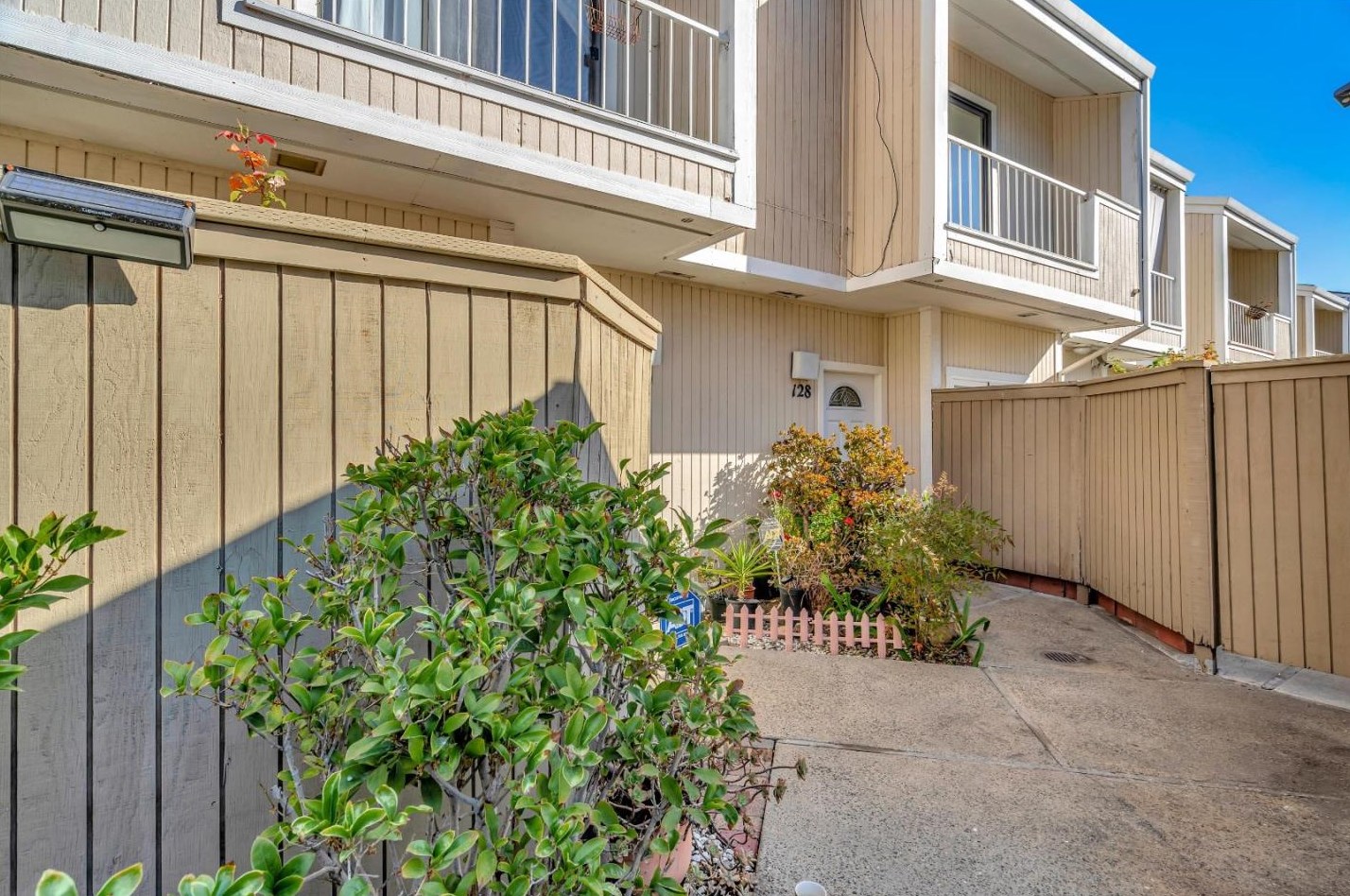 128 Marylinn Dr, Milpitas, CA 95035