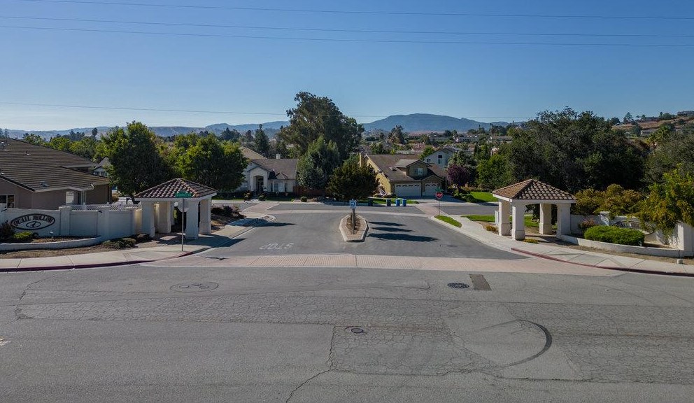 1205 Quail Ridge Way, Hollister, CA 95023