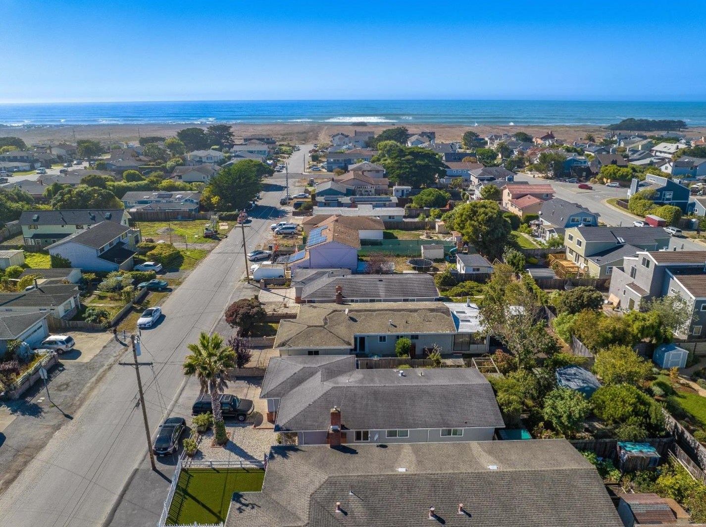 353 Myrtle St, Princeton by the Sea, CA 94019
