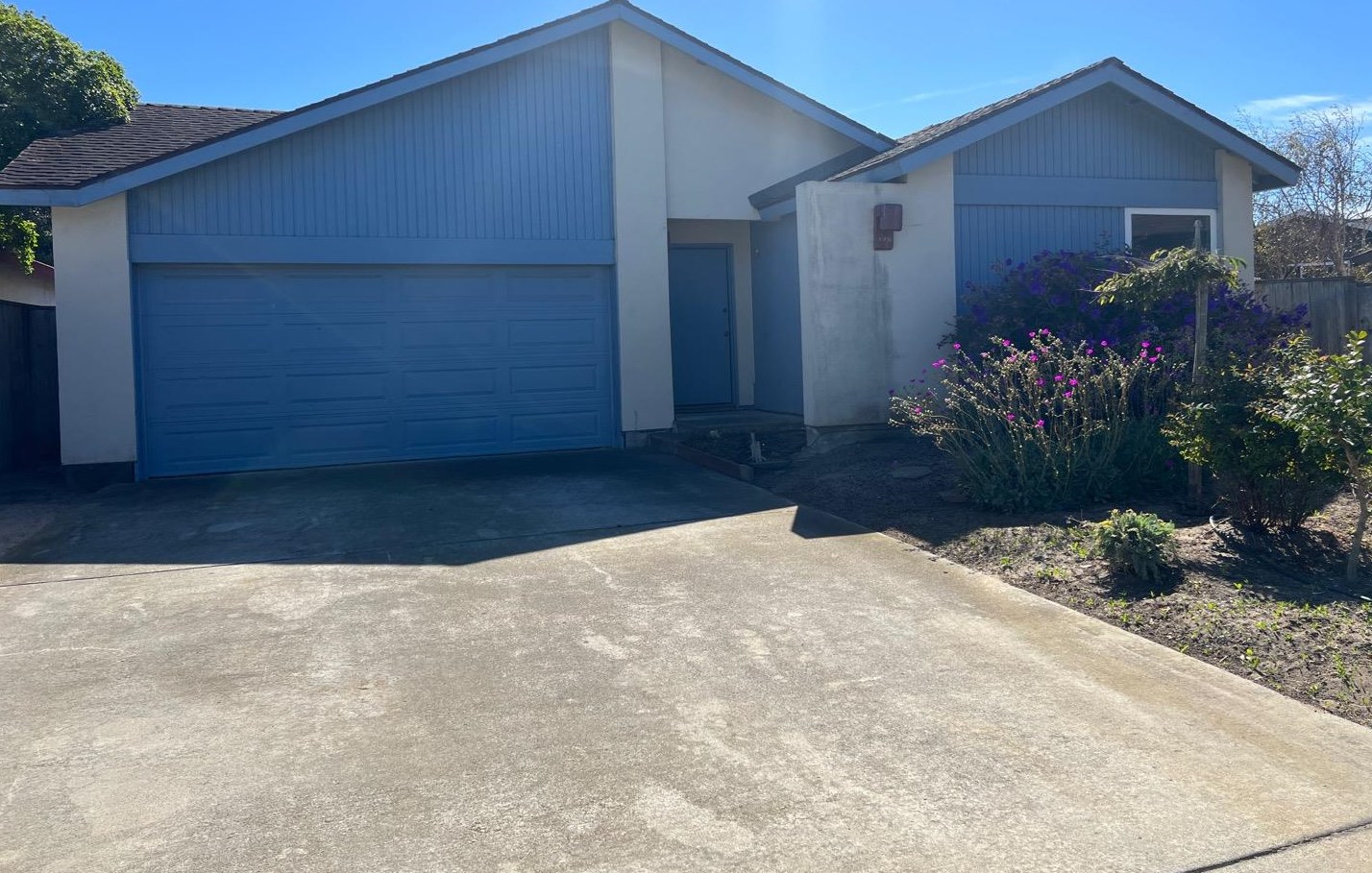 176 Linde Cir, Marina, CA 93933