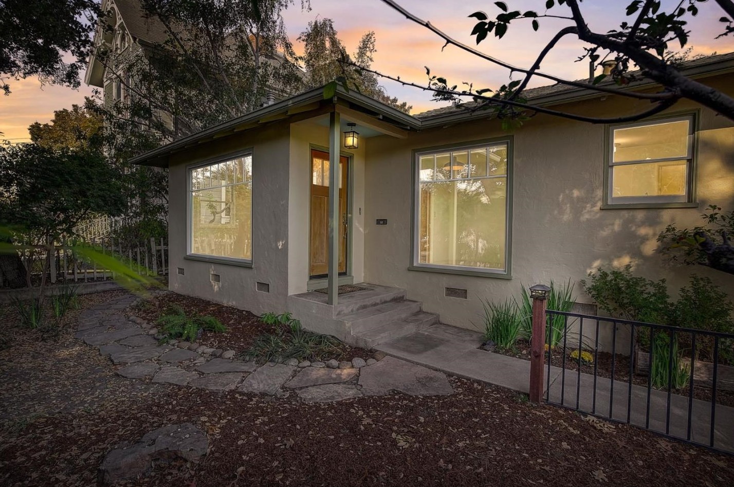 512 Caledonia St, Santa Cruz, CA 95062-3314