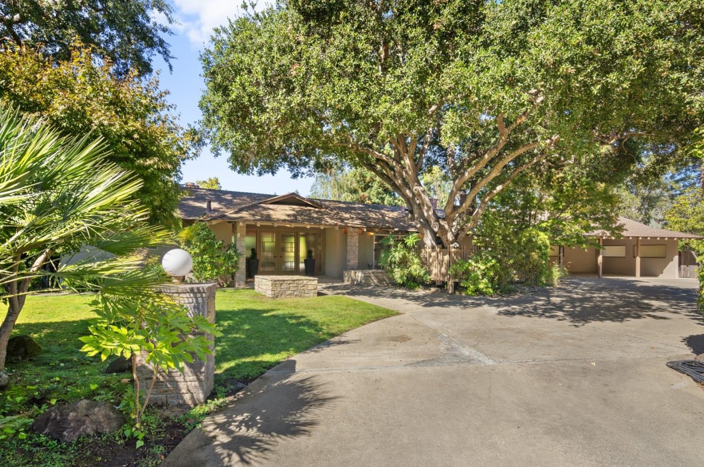 1670 Oak Ave, Menlo Park, CA 94025