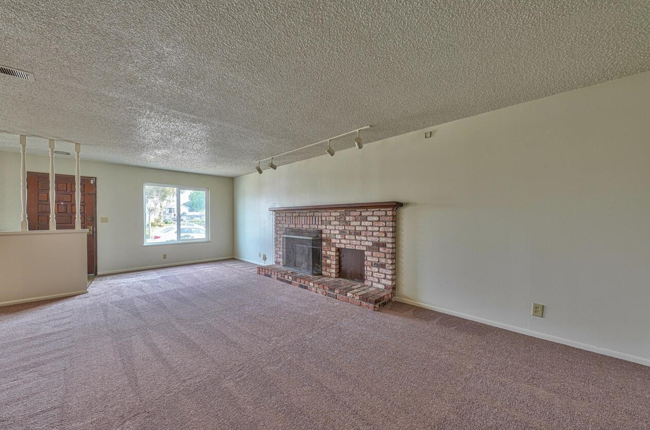 18498 Northridge Dr, Salinas CA  93906-1903 exterior