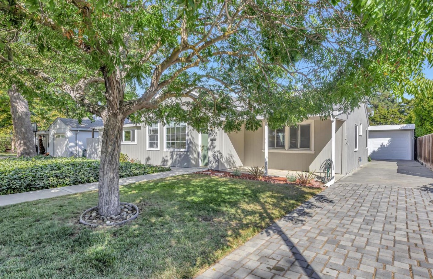 4005 Sutherland Dr, Palo Alto, CA 94303