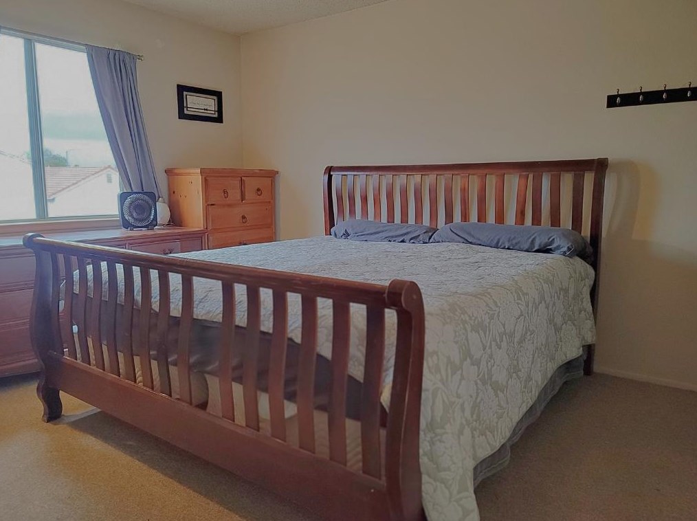 1686 Cherokee Dr, Salinas CA  93906-2326 exterior
