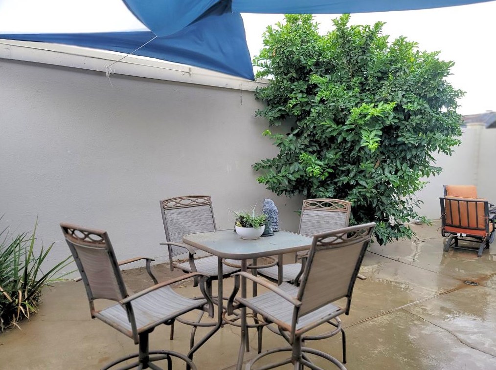 1686 Cherokee Dr, Salinas CA  93906-2326 exterior