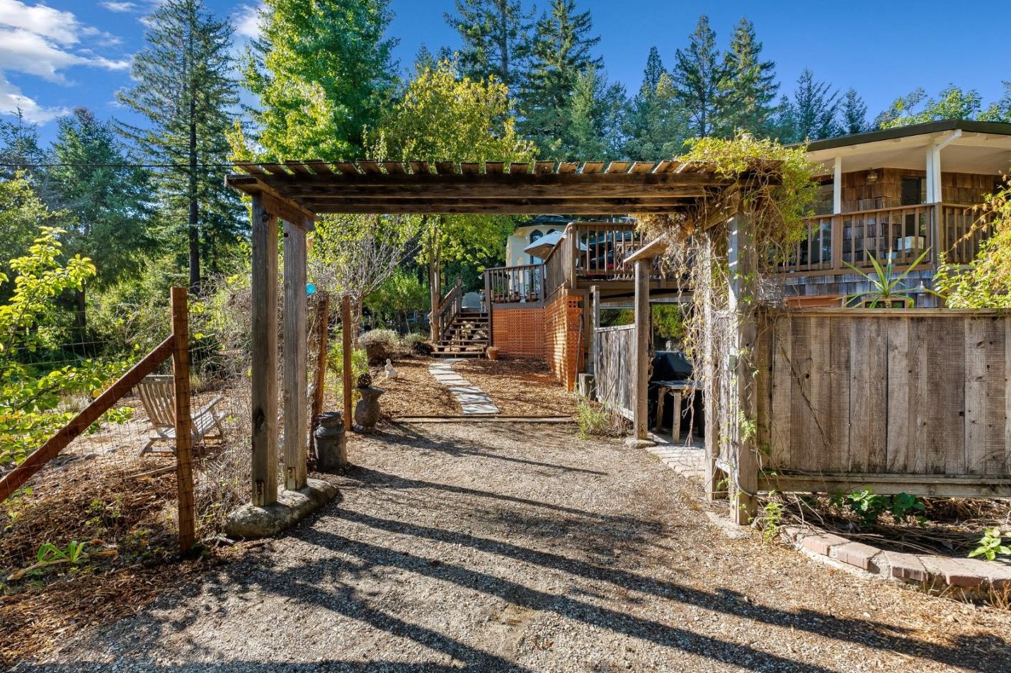 315 Mcamant Dr, Santa Cruz, CA 95060-9655