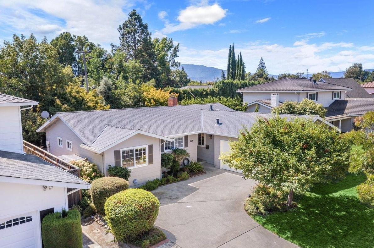 2595 Hill Park Dr, San Jose, CA 95124-1733
