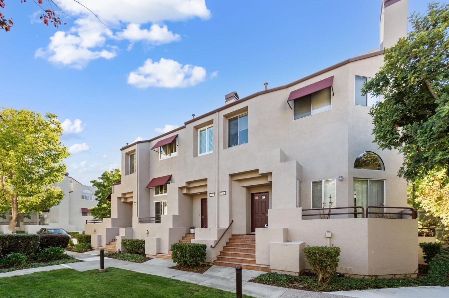 137 E Court Ln, San Mateo, CA 94404