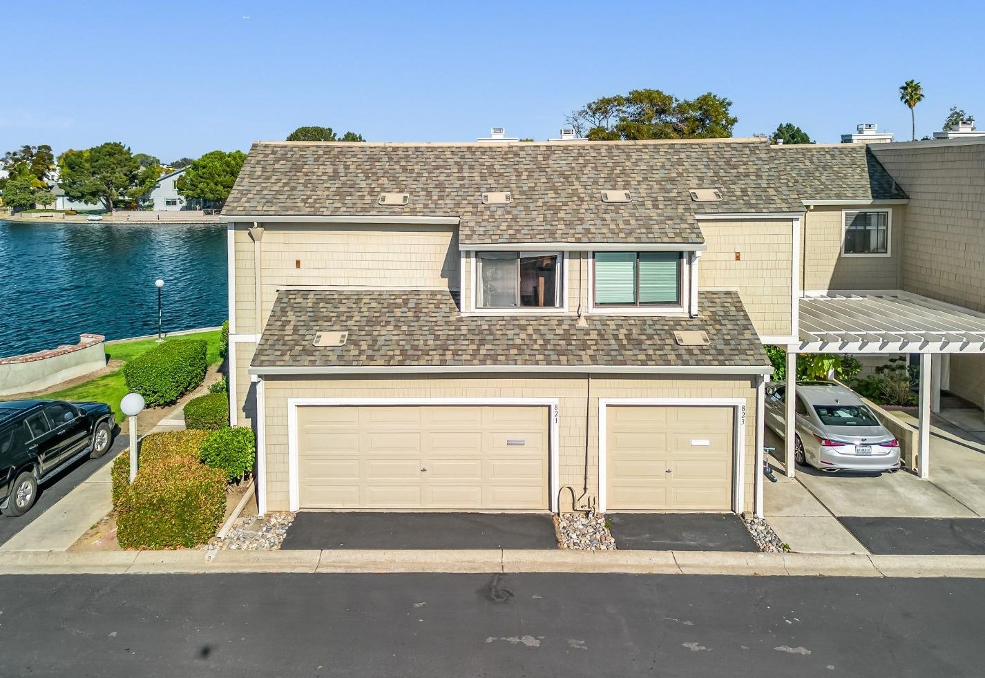 821 Columba Ln, San Mateo, CA 94404-2809