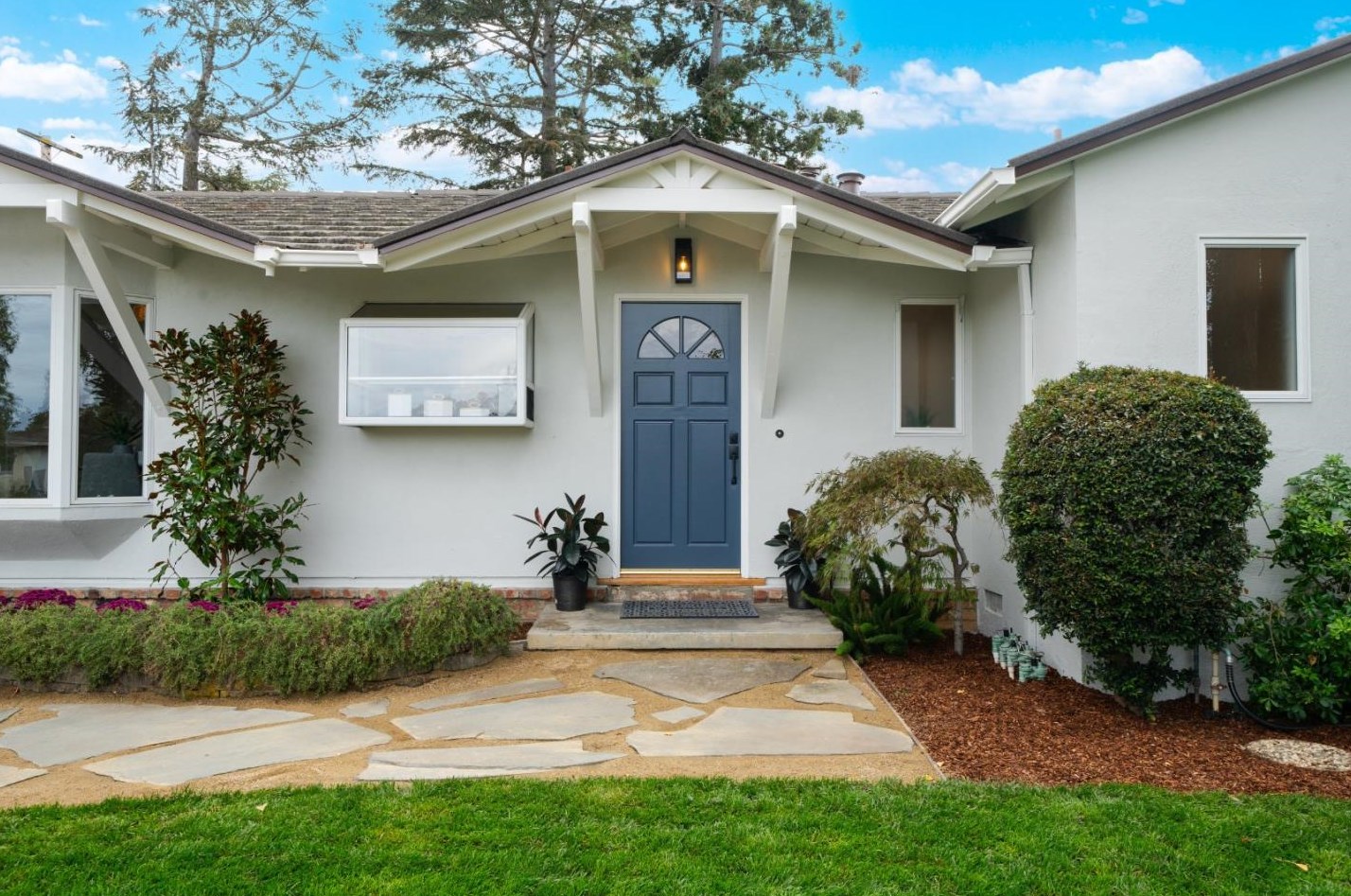 915 Plumtree Ln, Mountain View, CA 94040