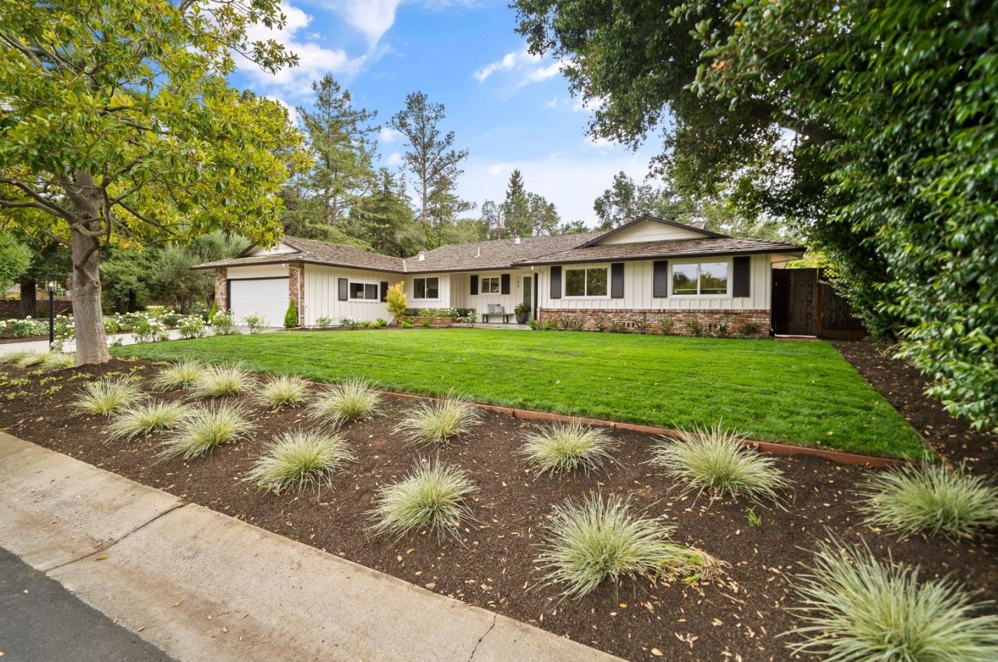 790 Woodstock Ln, Los Altos, CA 94022
