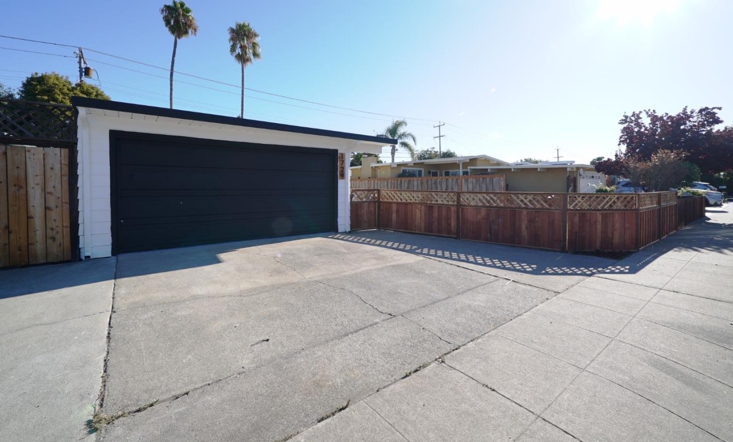 1729 Hamlet St, San Mateo, CA 94403-1110