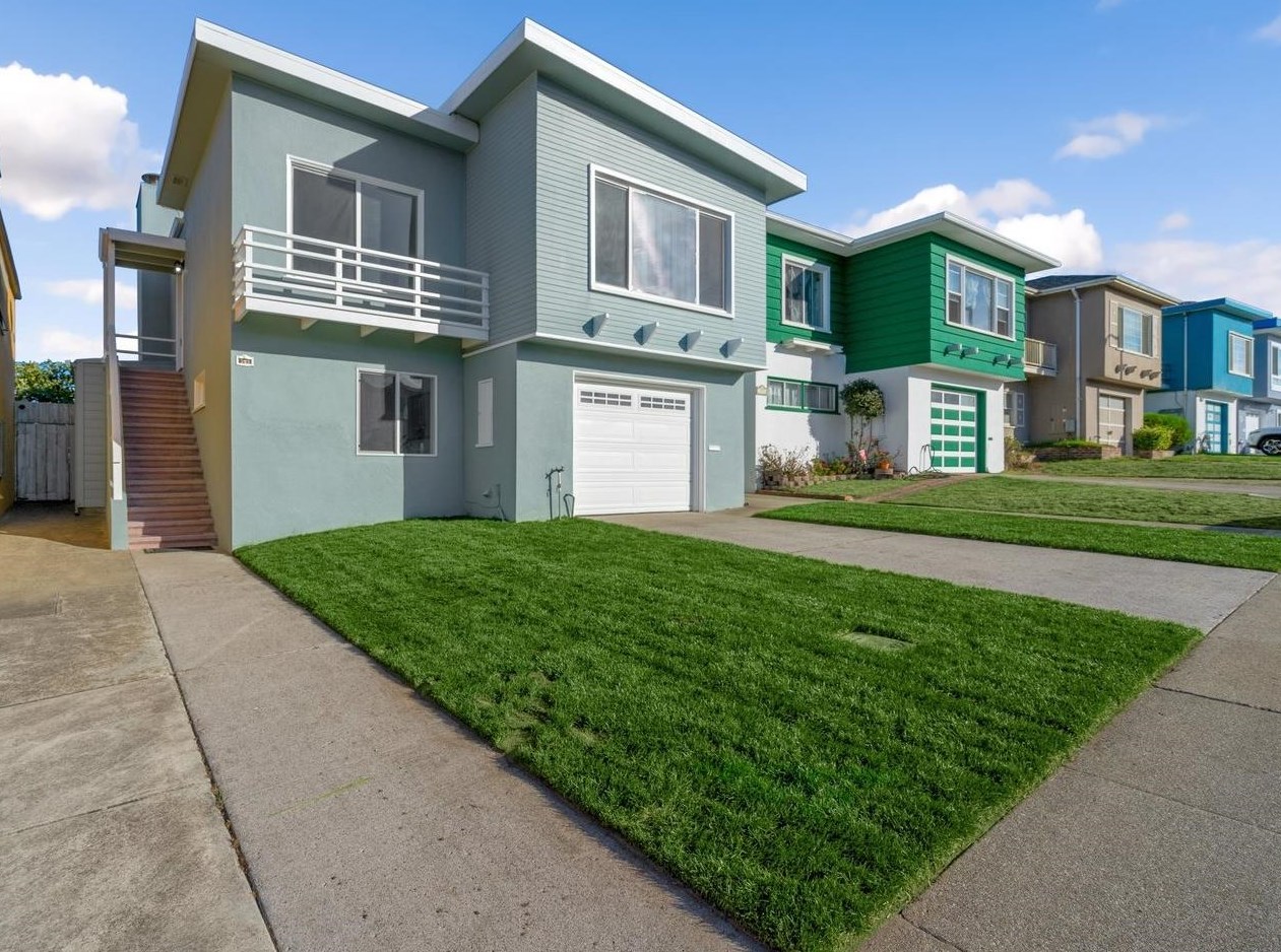 395 Skyline Dr, Daly City, CA 94015