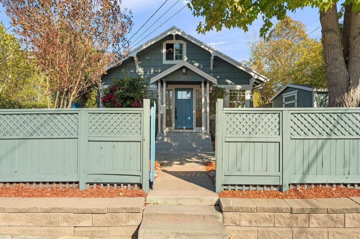 203 Fairmount Ave, Santa Cruz, CA 95062