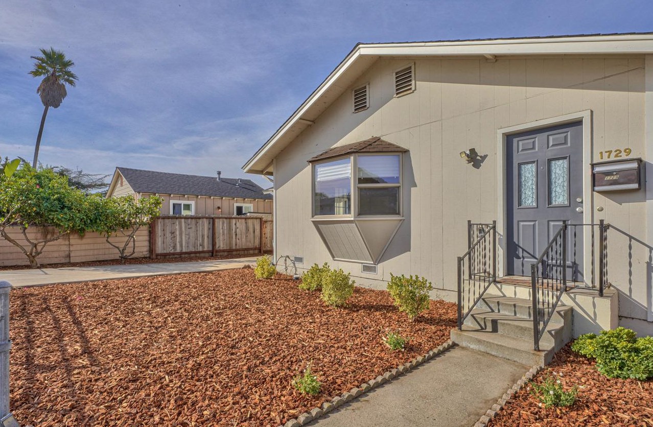 1729 Lowell St, Seaside, CA 93955
