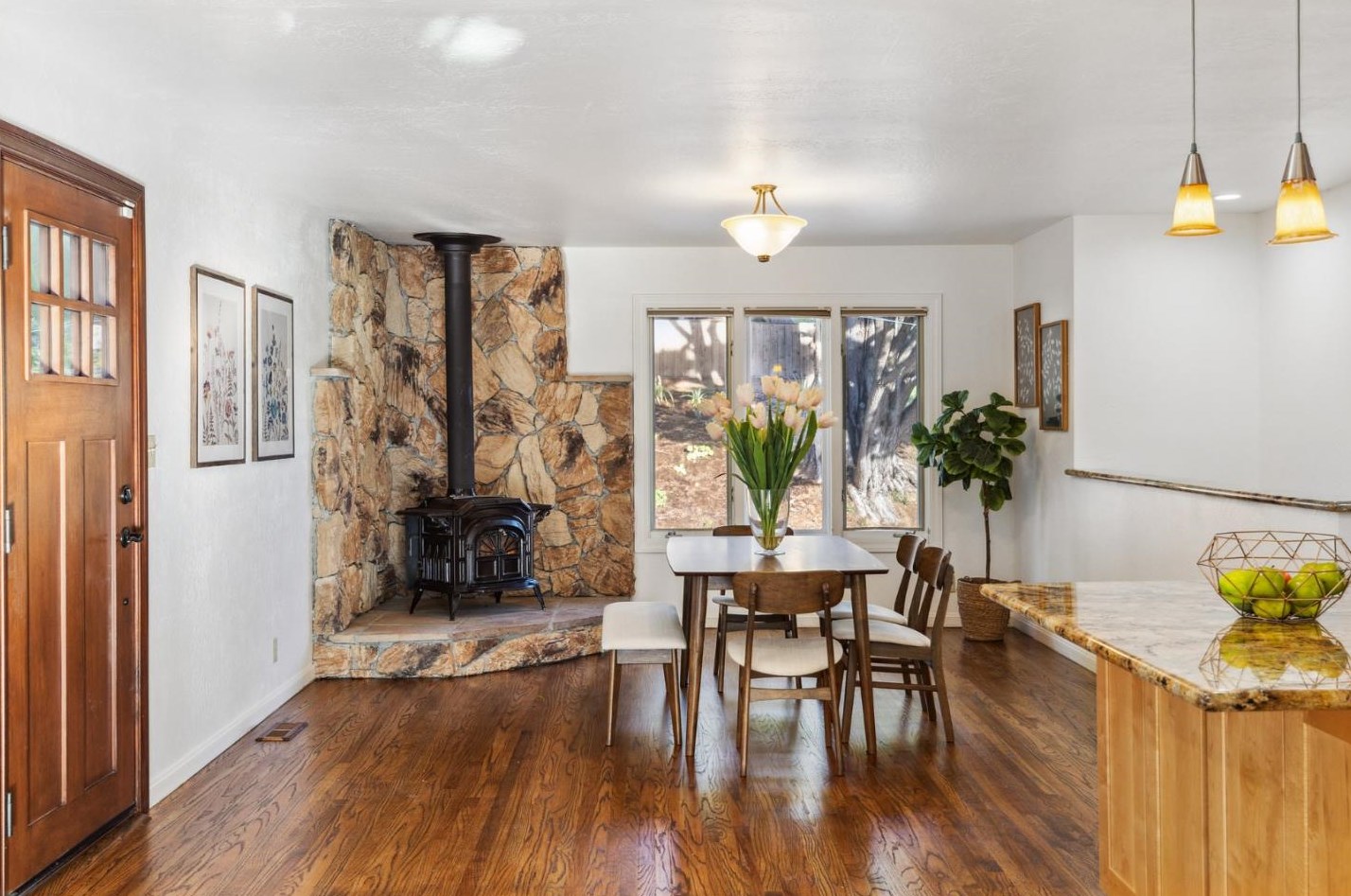 1284 Alvarado Ave, Pacifica, CA 94044