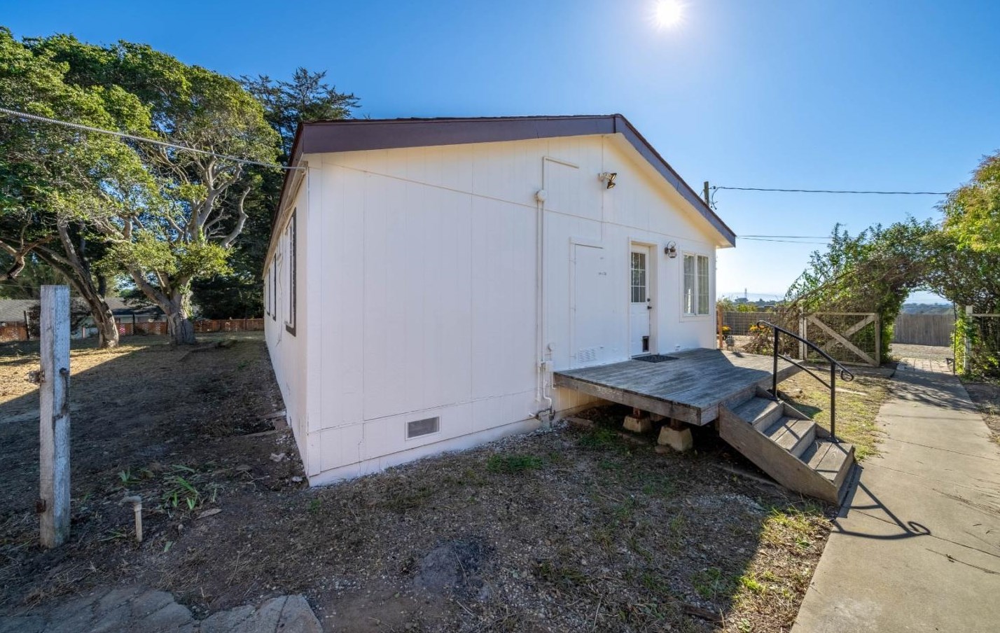 8645 Archer Rd, Salinas CA  93907-8791 exterior