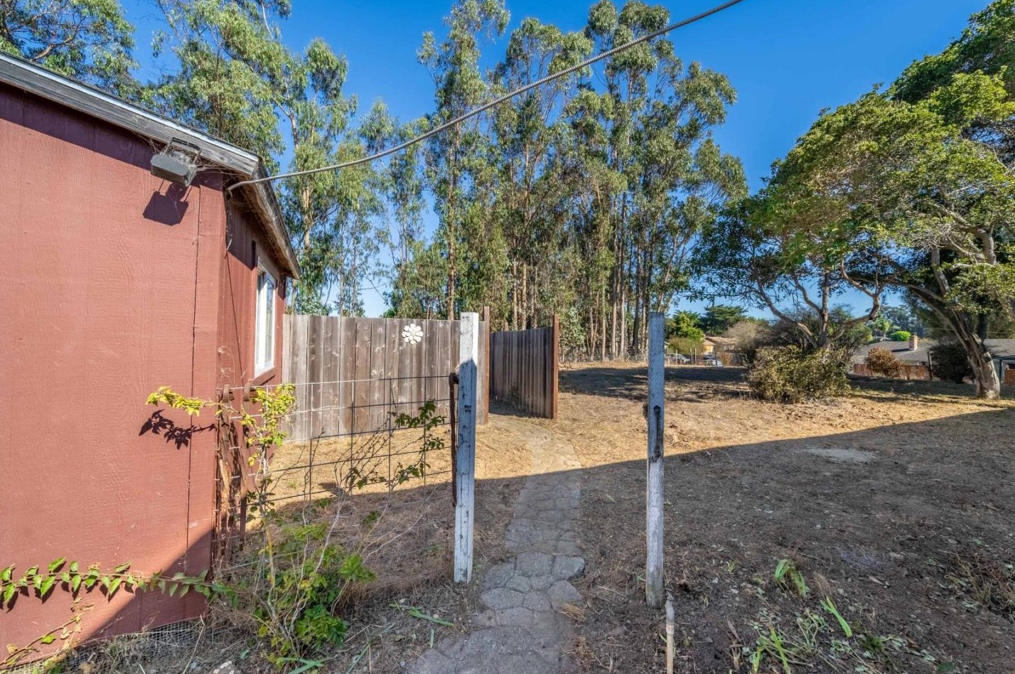 8645 Archer Rd, Salinas CA  93907-8791 exterior