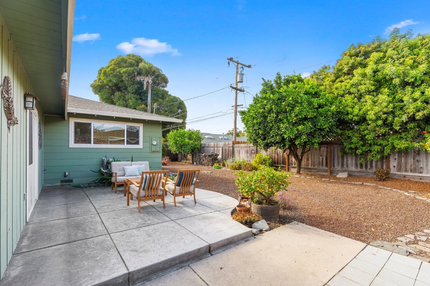 780 Bellarmine Dr, Salinas CA  93901-1109 exterior