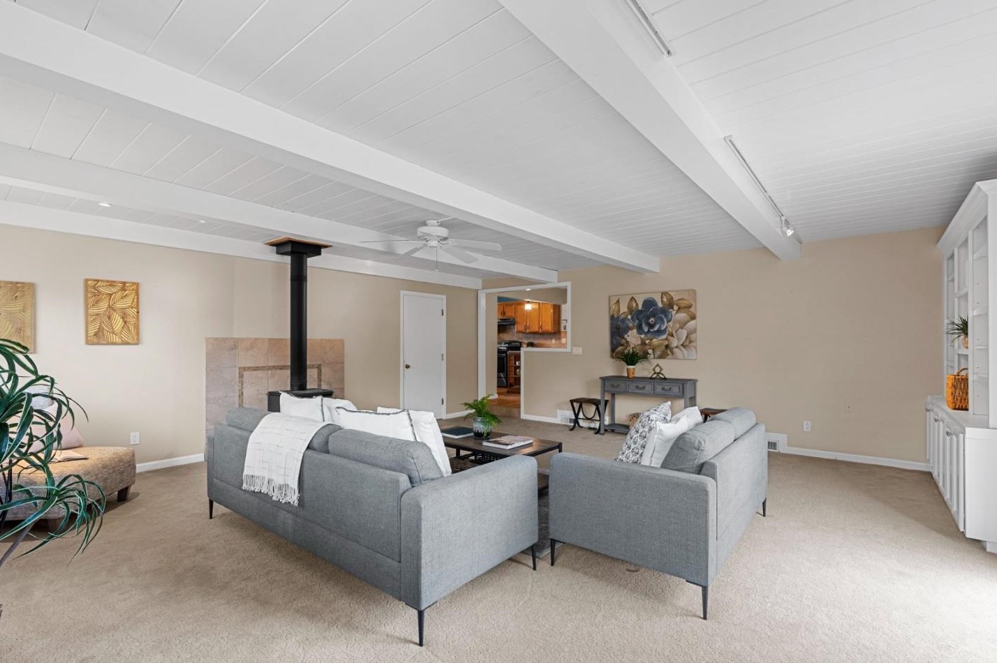 780 Bellarmine Dr, Salinas CA  93901-1109 exterior