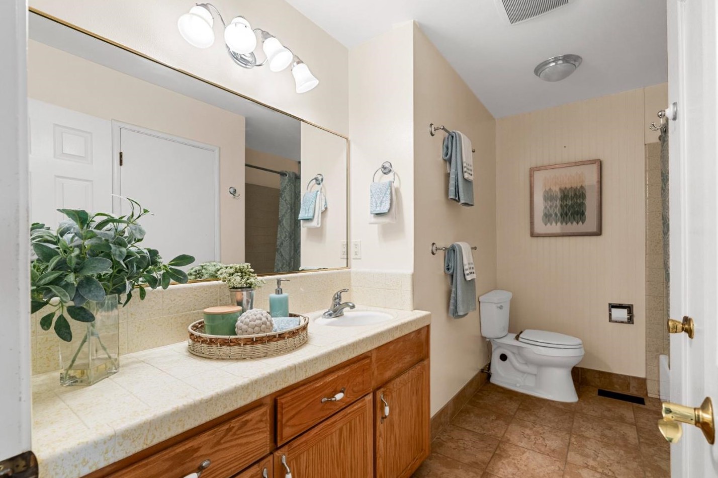 780 Bellarmine Dr, Salinas CA  93901-1109 exterior