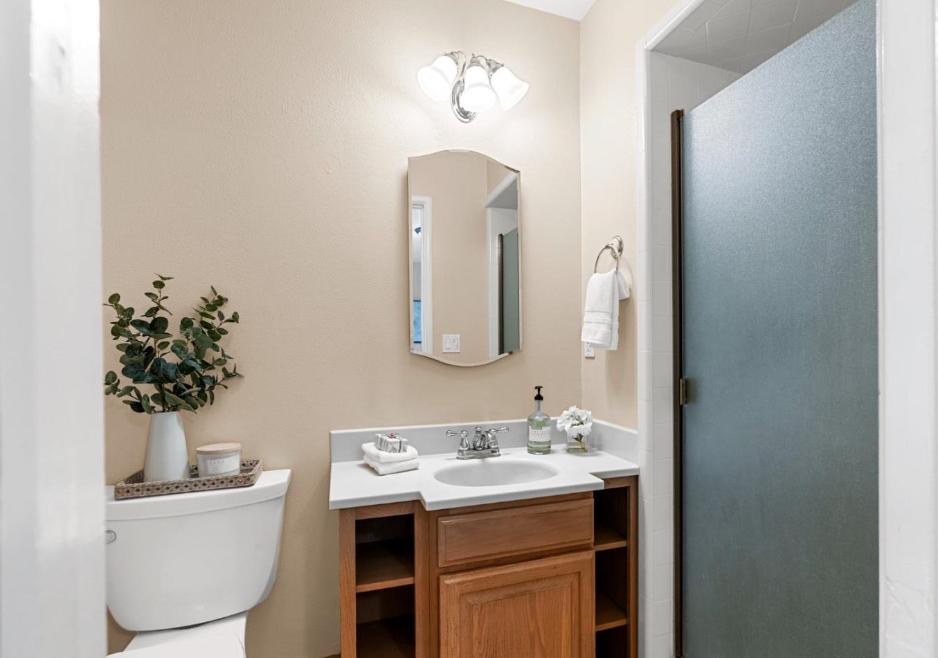 780 Bellarmine Dr, Salinas CA  93901-1109 exterior