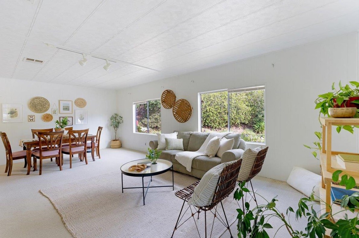 462 Seely Ave, Aromas, CA 95004