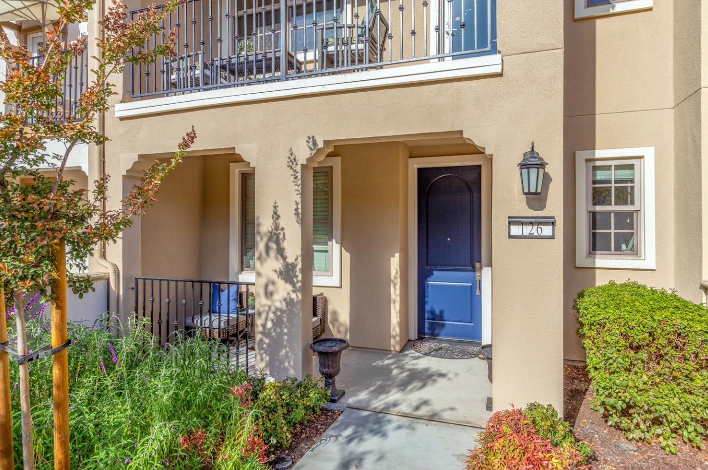 126 Minaret Ave, Mountain View, CA 94043