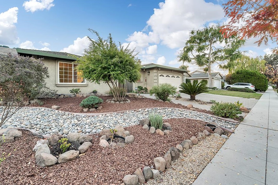 528 Elvis Dr, San Jose, CA 95123-4831