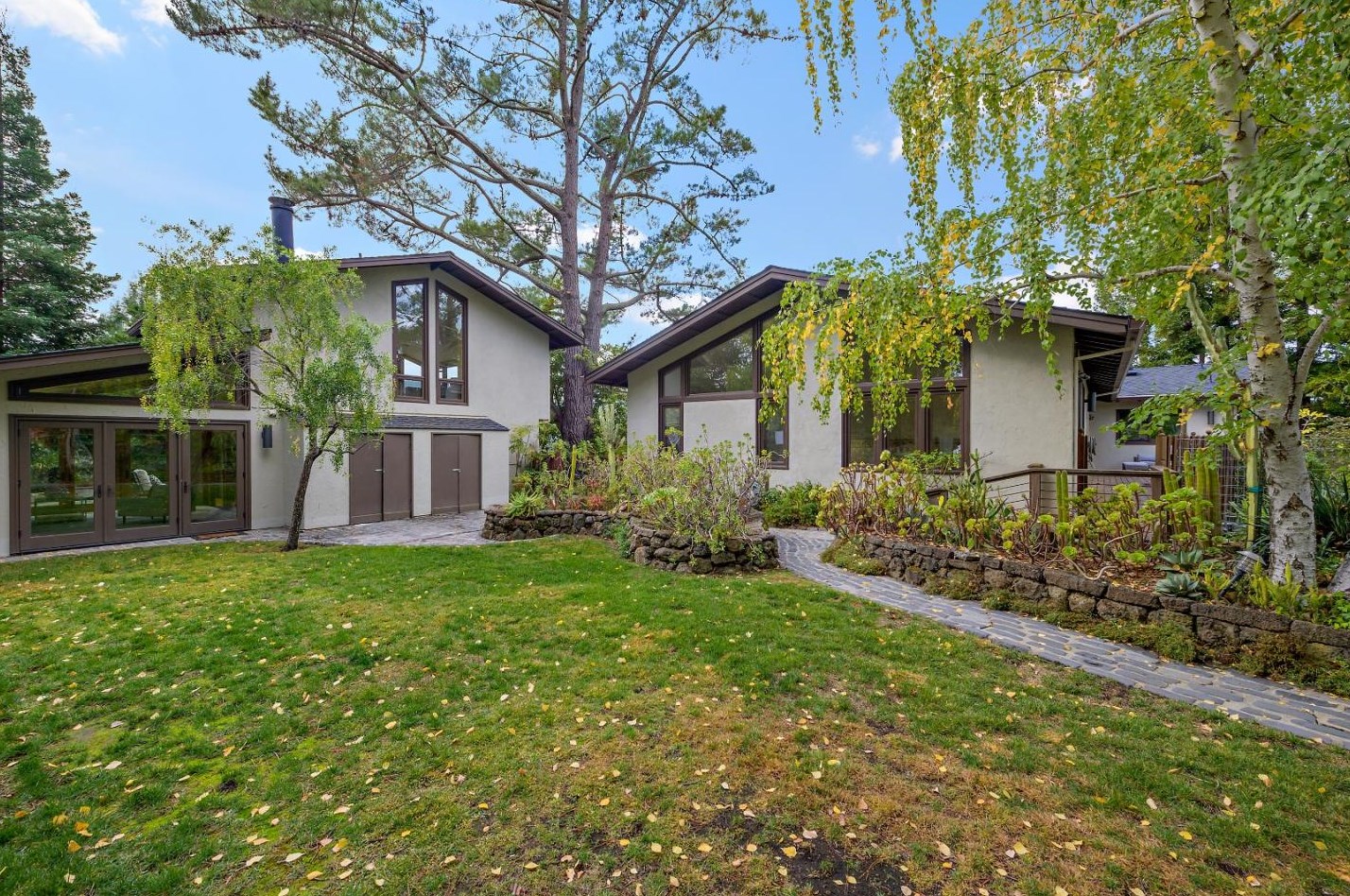 43 Los Charros Ln, Menlo Park, CA 94028-7914