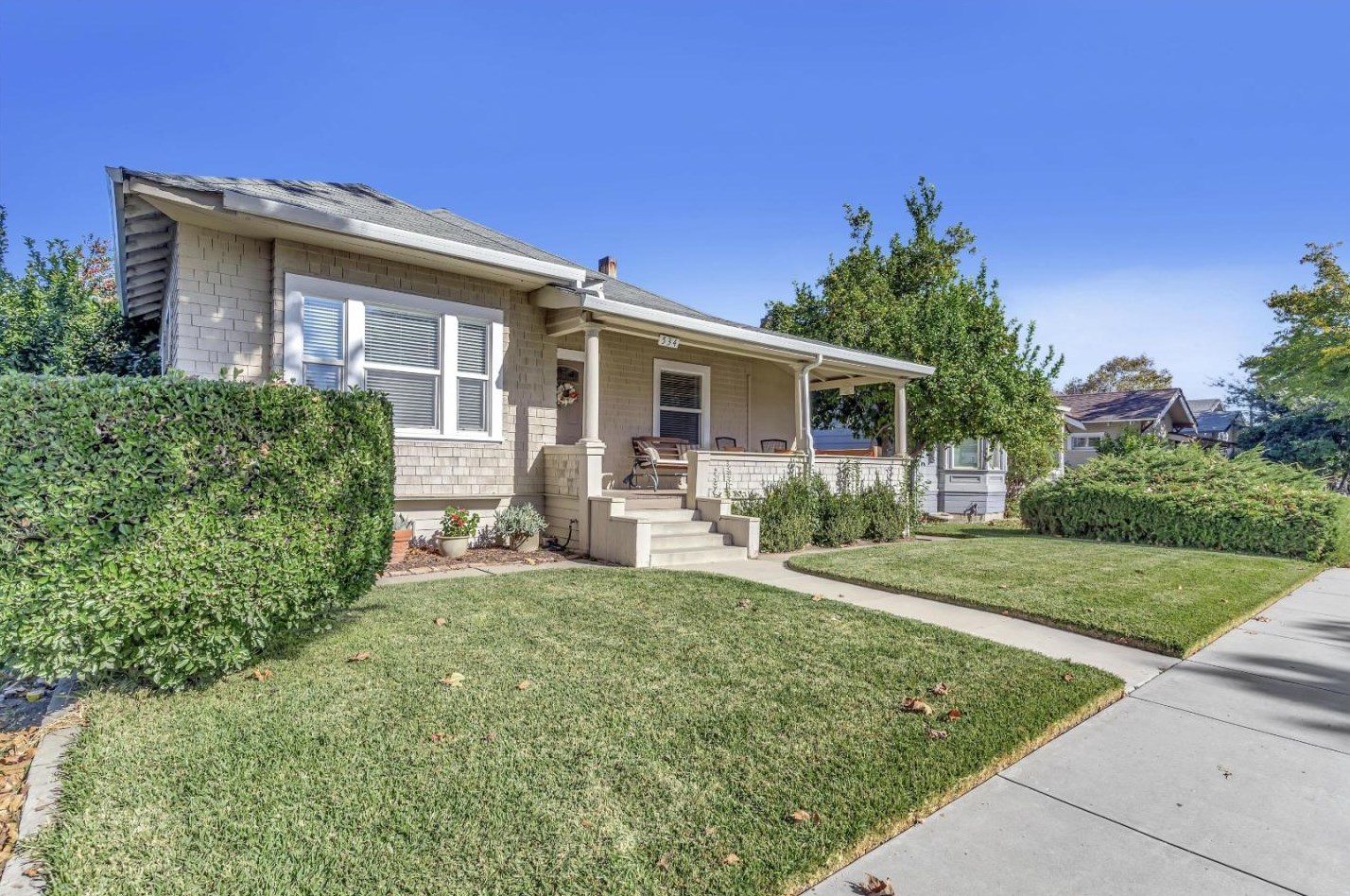 534 4th St, Hollister, CA 95023
