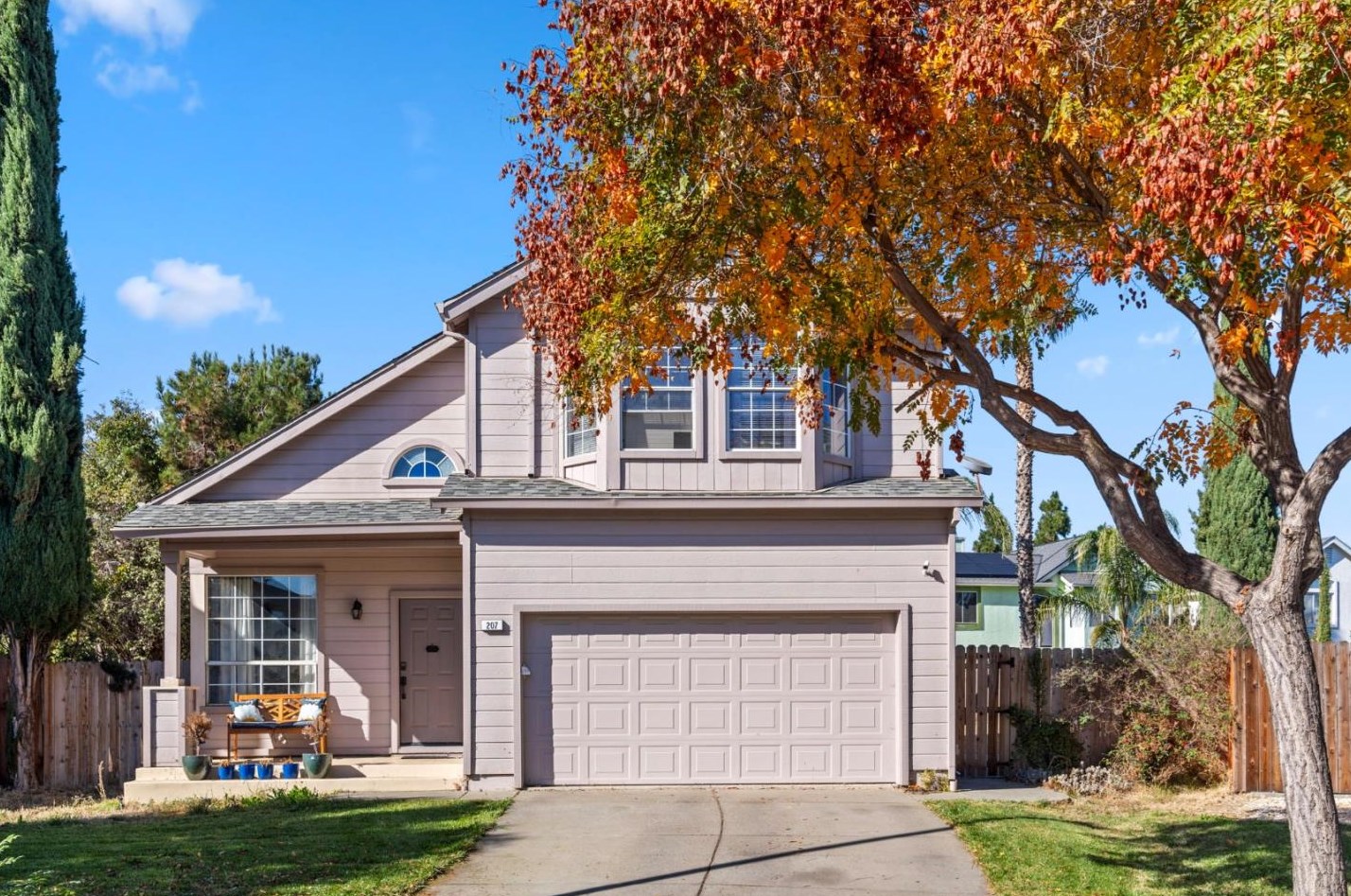 207 Filbert Ct, Suisun City, CA 94585-6301