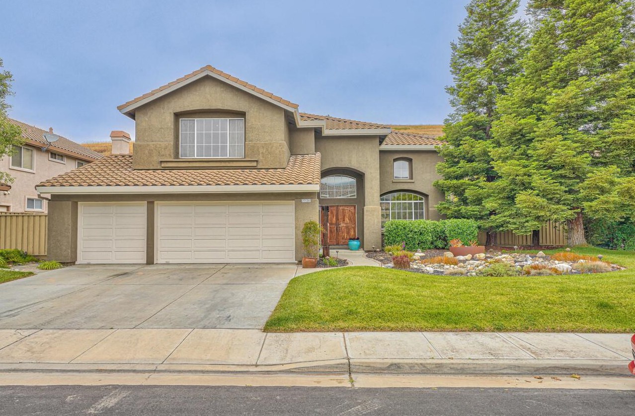 27136 Prestancia Way, Salinas, CA 93908