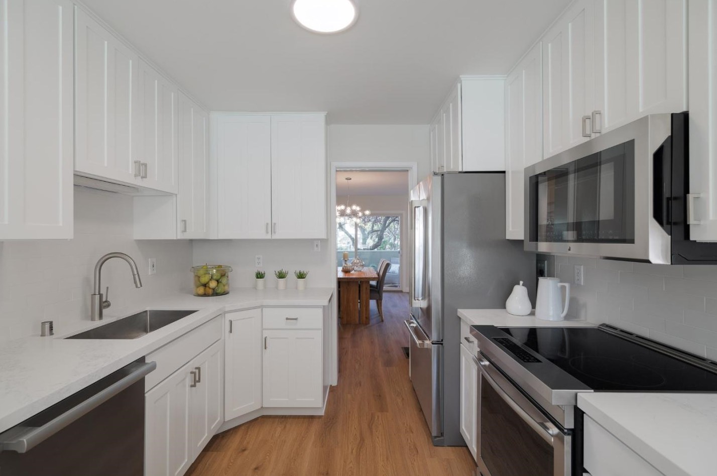 2313 Sharon Rd, Menlo Park, CA 94025-6807
