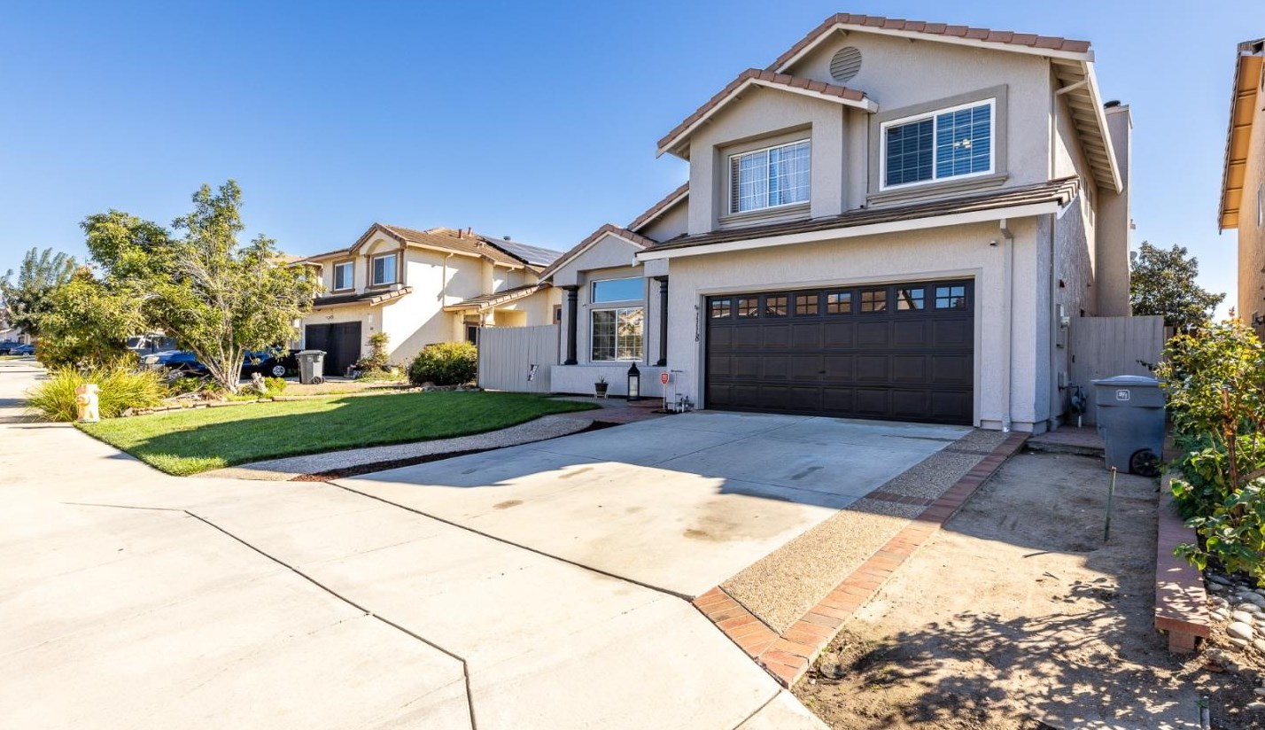 1118 Eagle Dr, Salinas, CA 93905-4456