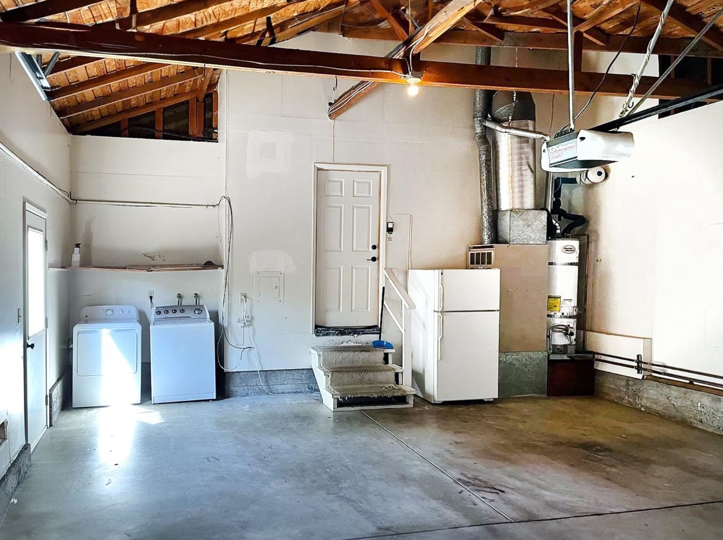 3470 Glendora Dr, San Mateo CA  94403-3942 exterior