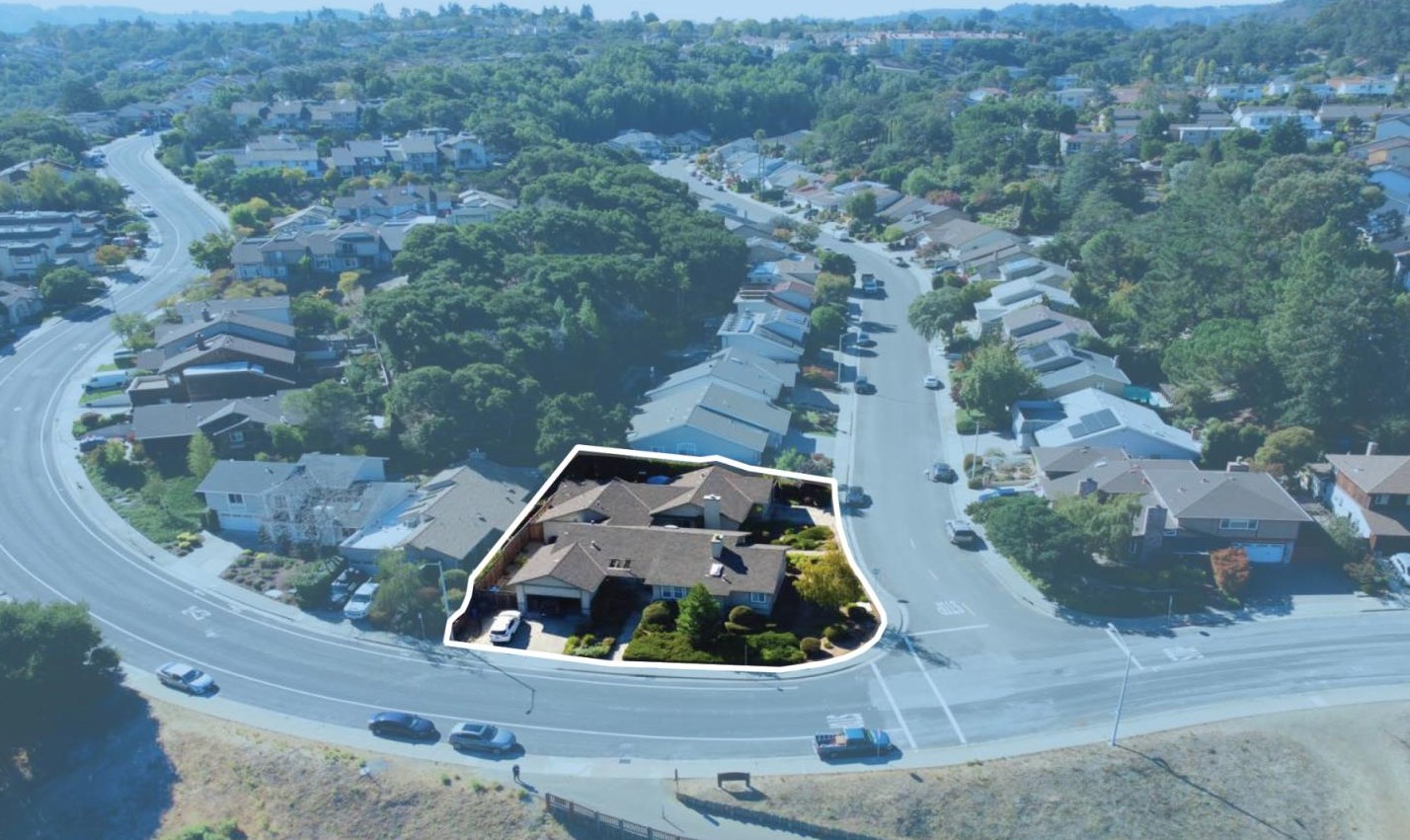3470 Glendora Dr, San Mateo, CA 94403-3942