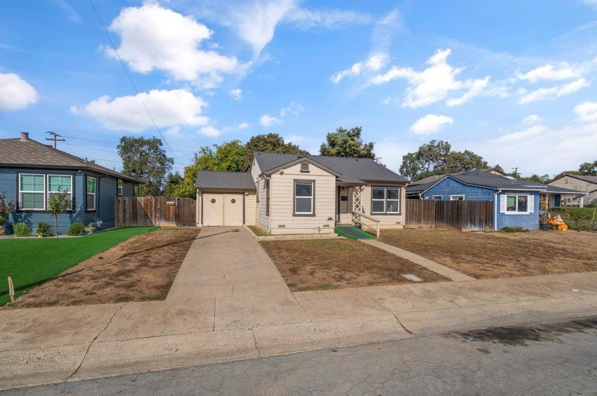 241 Gurries Dr, Gilroy, CA 95020