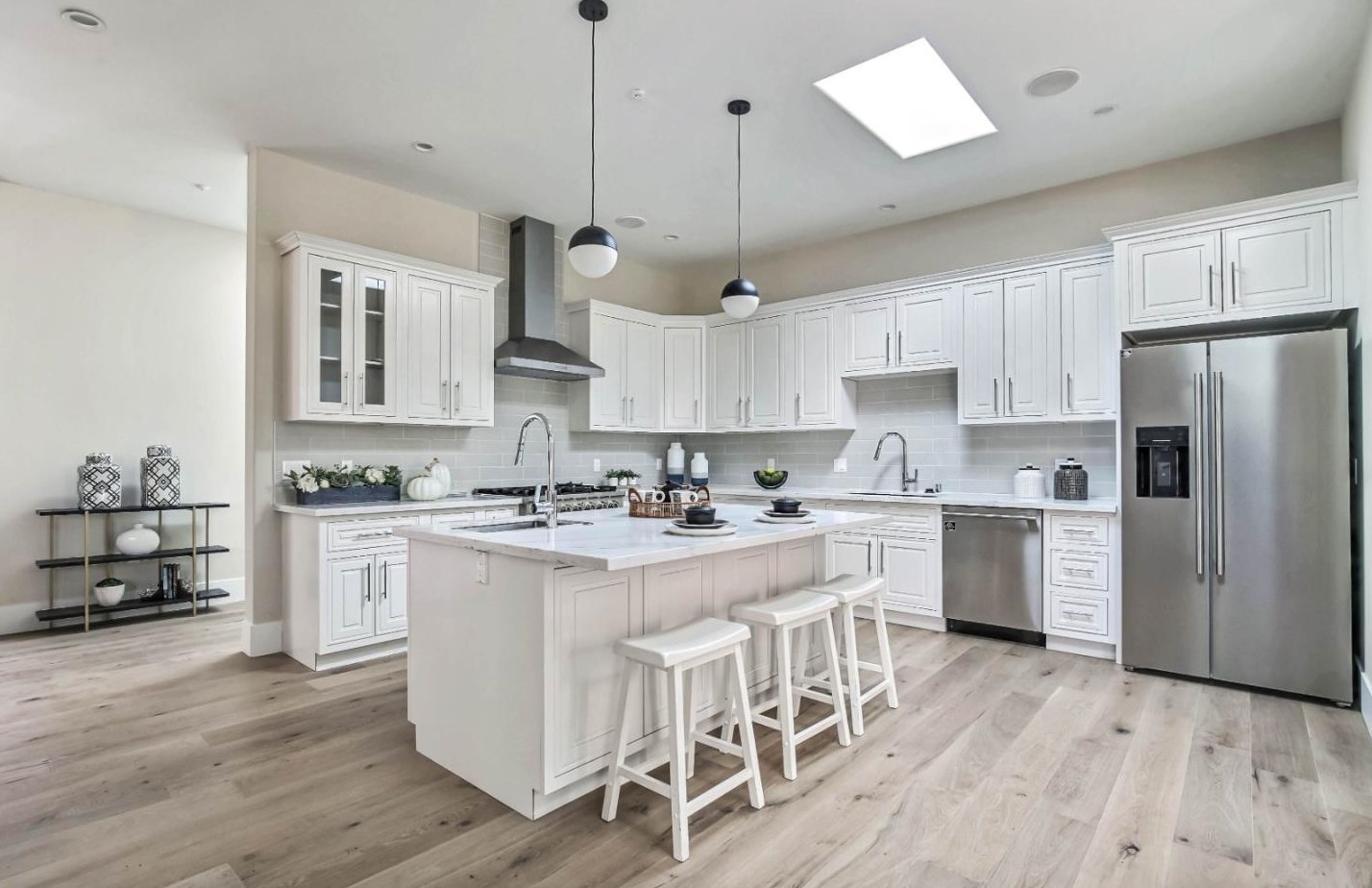 698 Terrace Ave, Princeton by the Sea, CA 94019