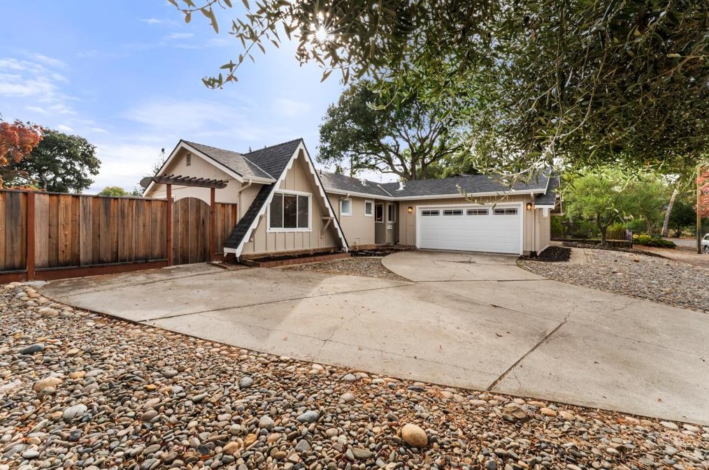 279 Garden Hill Dr, Los Gatos, CA 95032