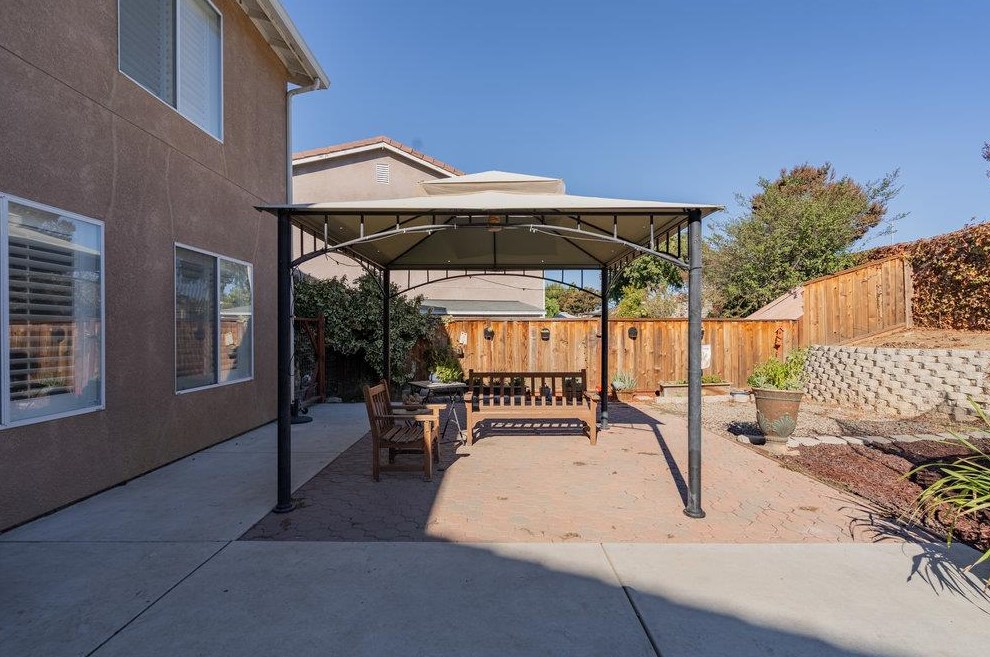 1754 Brentwood Ct, Hollister CA  95023-8110 exterior