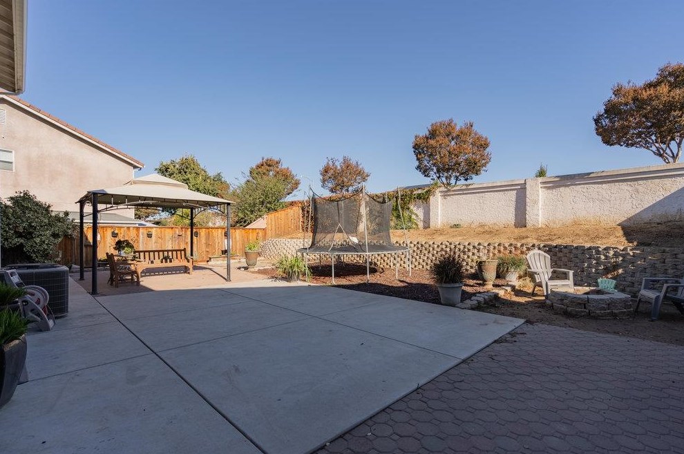 1754 Brentwood Ct, Hollister CA  95023-8110 exterior