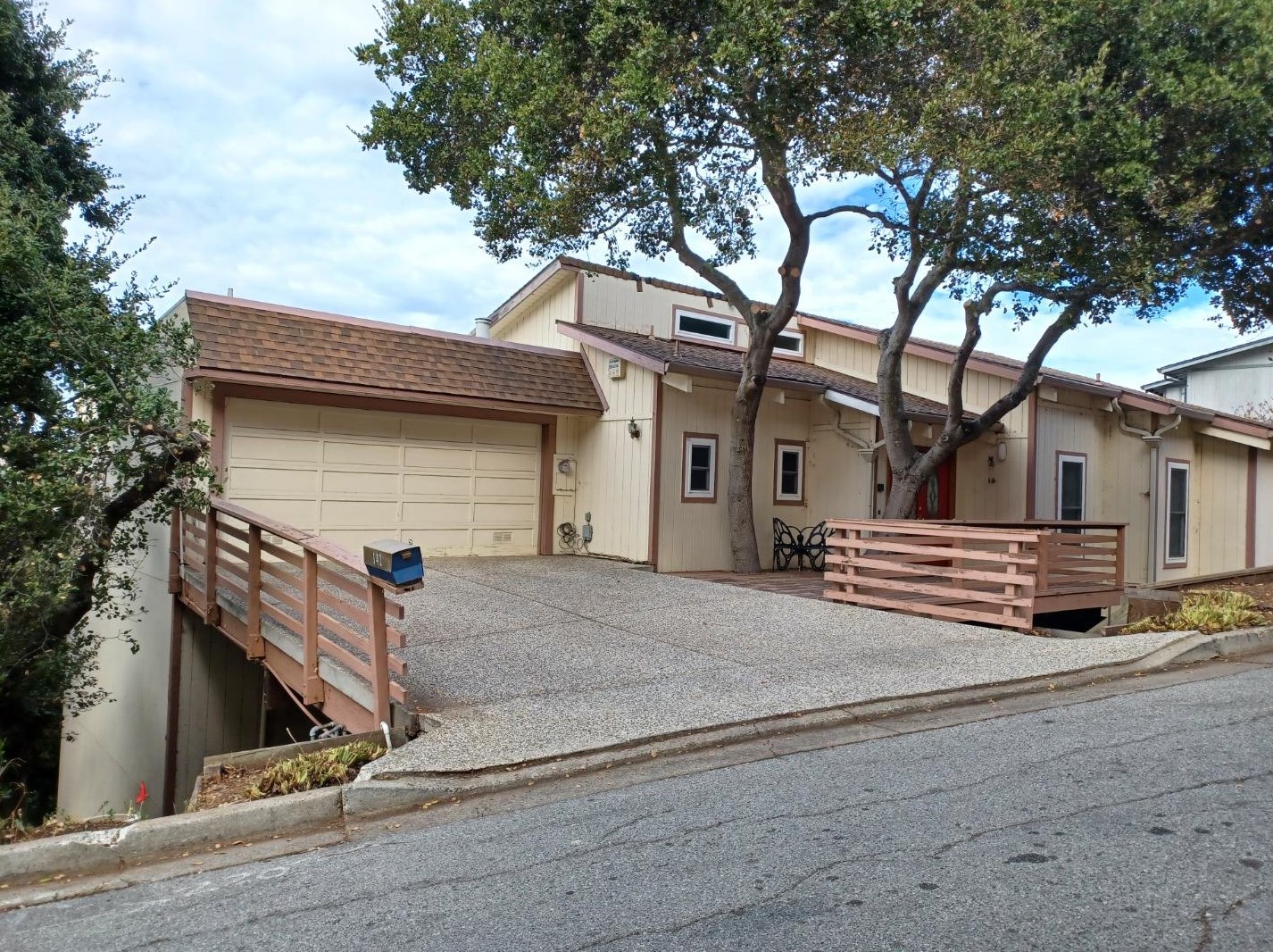 142 Coronado Ave, San Carlos, CA 94070-2806