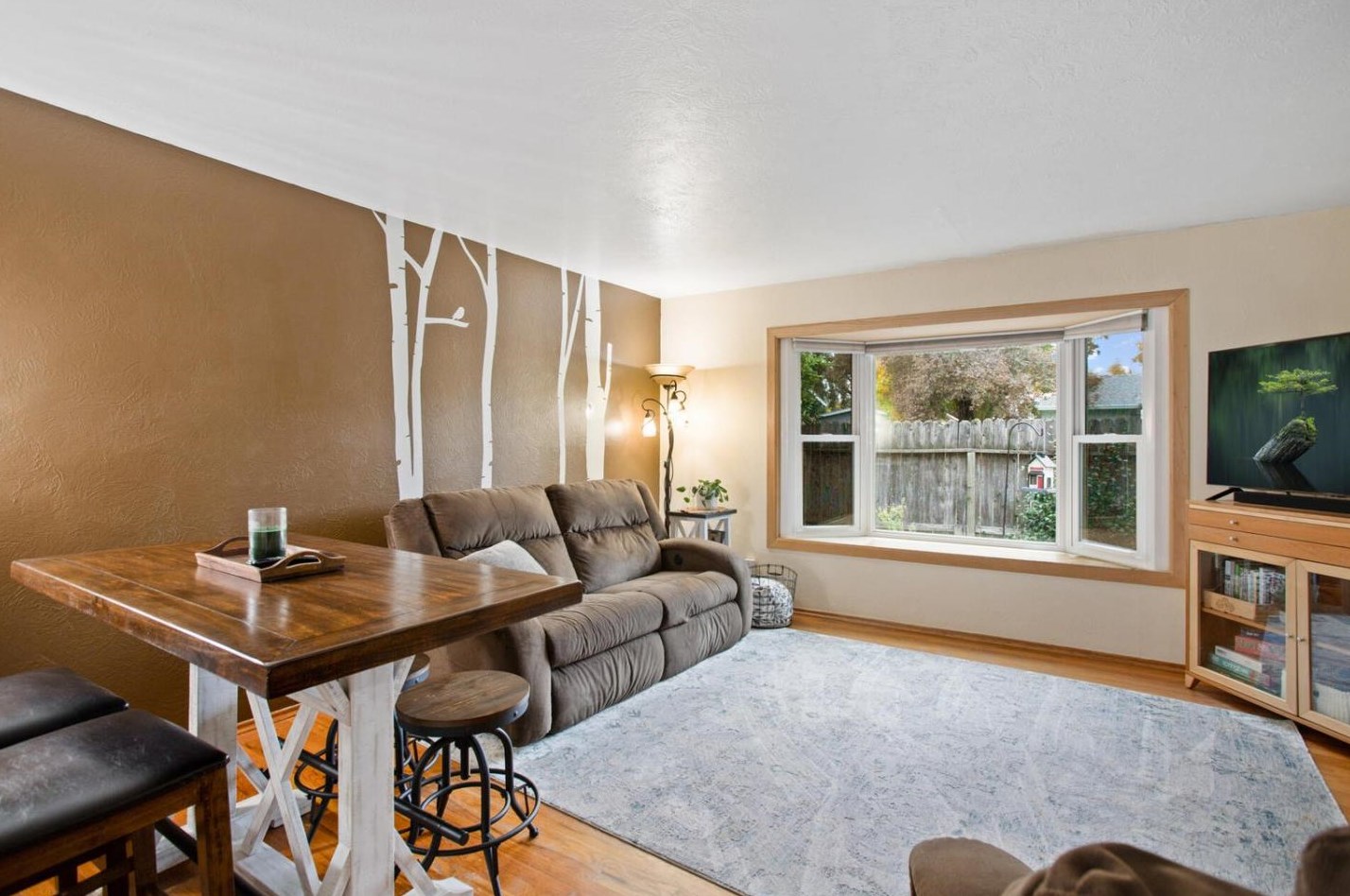 2202 Canal Dr, Redding, CA 96001-2006